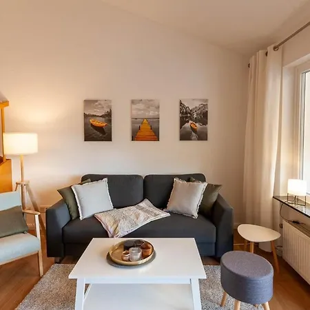 Blickfang Mit Balkon Und Traumblick Apartment *